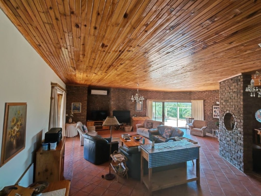 5 Bedroom Property for Sale in Steytlerville Eastern Cape